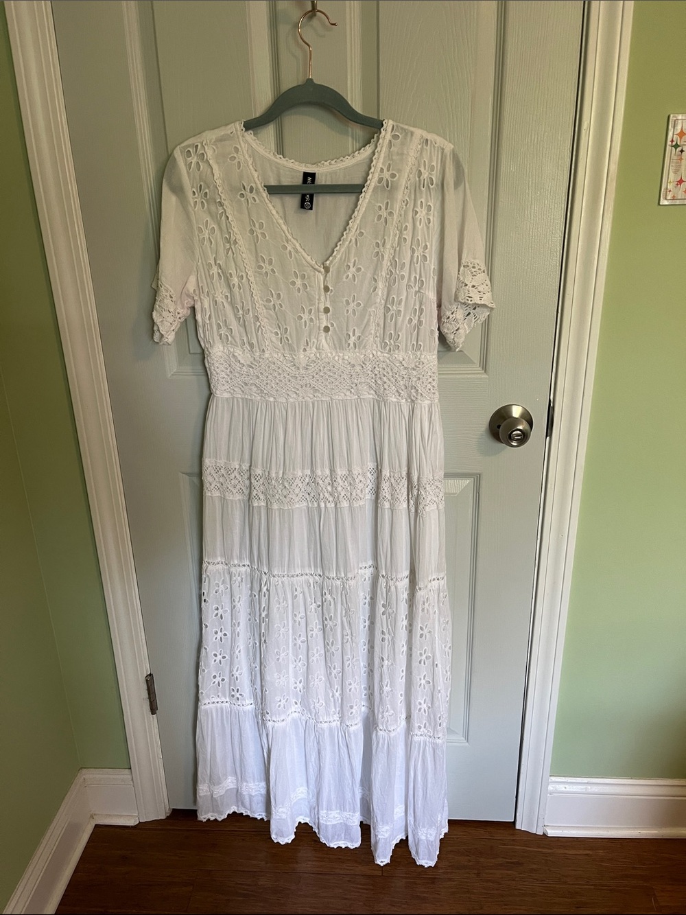 Romantic White Eyelet Lace Maxi Dress with V-Neck